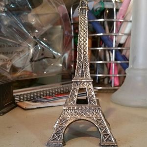 Accents - **Eiffel Tower** Accents - **Eiffel Tower**